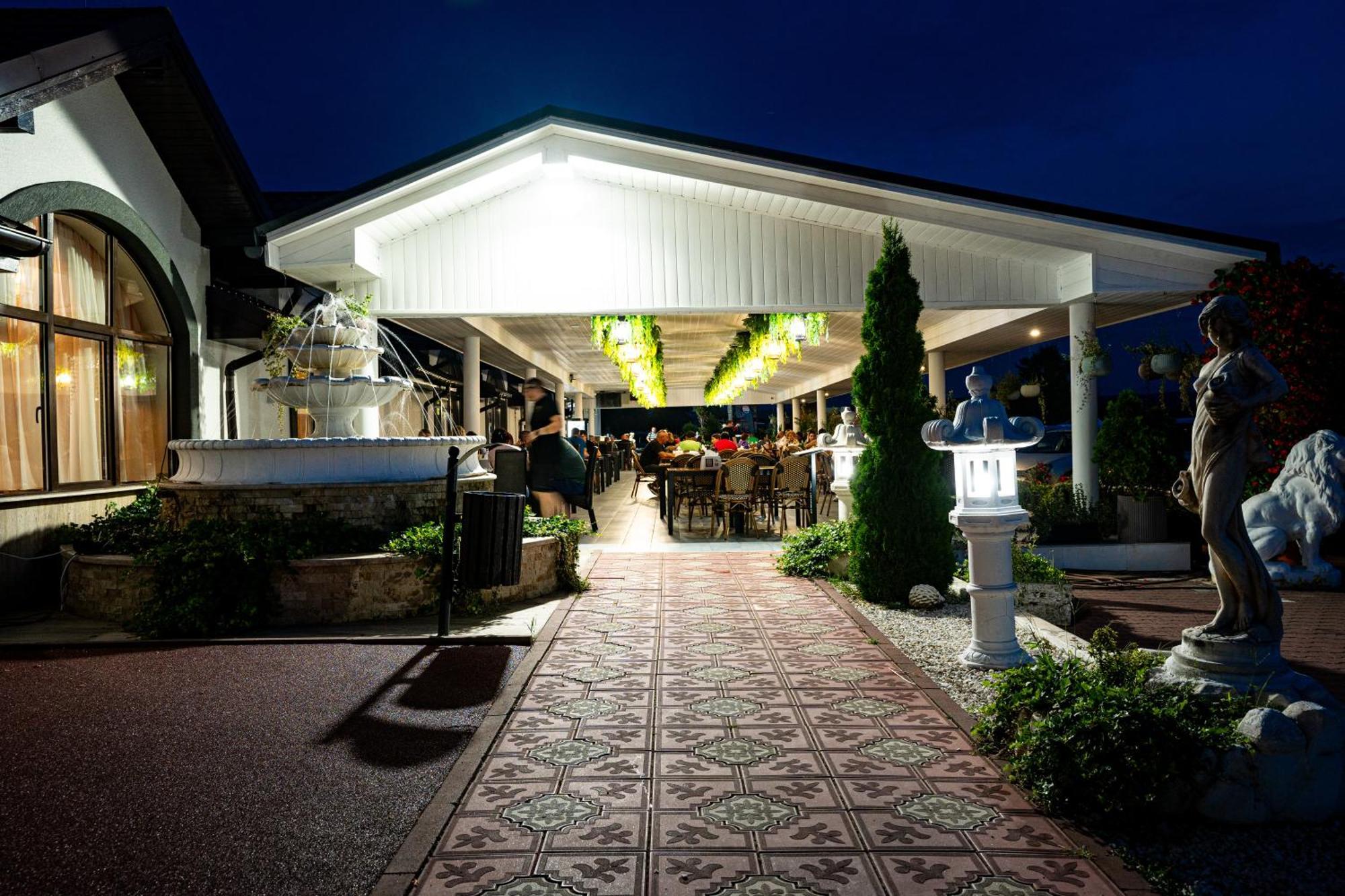 Hanul Domnesc Imperial Hotel & Spa Calan Bagian luar foto